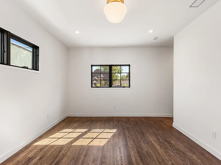 926 E Dryden St — Photo 15