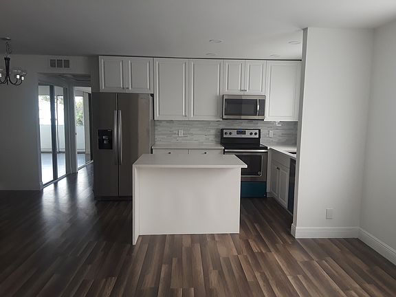 5th image of 68 Farnham Cres #C