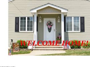 15 Lammers St, Hazlet, NJ 07730