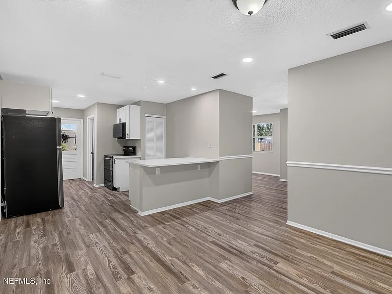 417 S Pine Ave — Photo 15