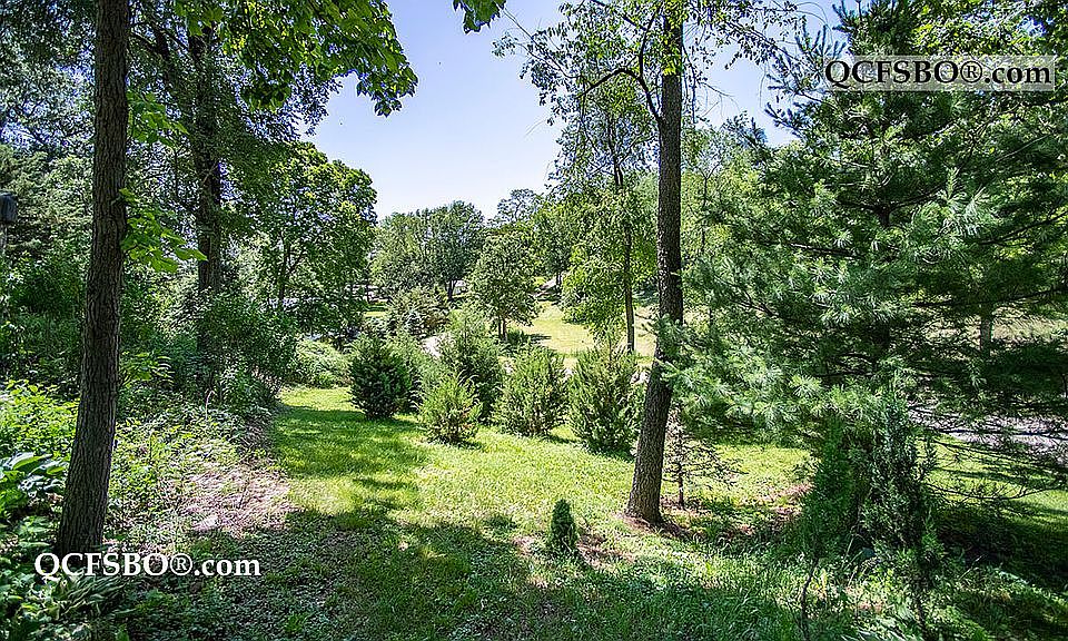 7216 Valley Dr, Bettendorf, IA 52722 Zillow