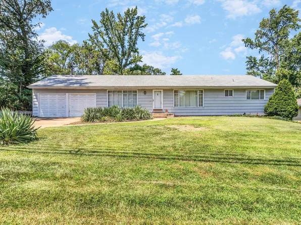 10327 Baptist Church Rd, Saint Louis, MO 63123
