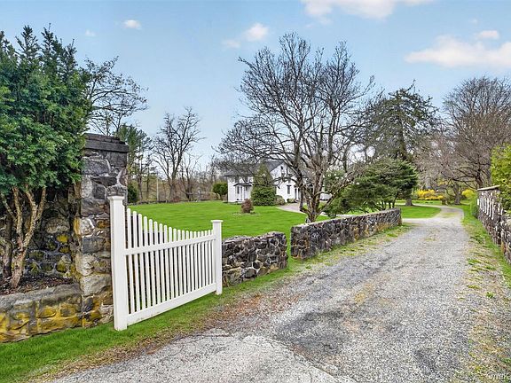 3rd image of 139 Watch Hill Road