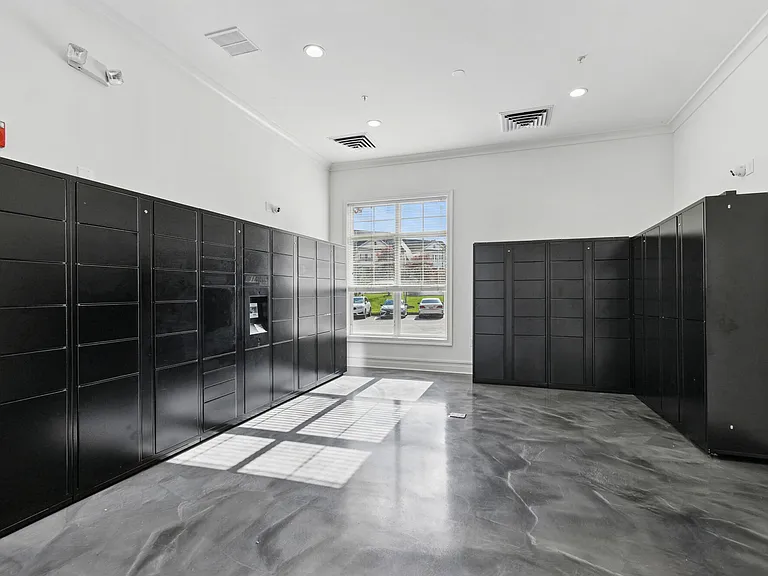 Concord Park Apartments — Photo 8