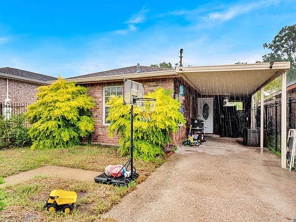 3rd image of 2417 Delery St