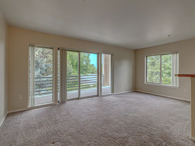 River Walk Apartments — Photo 41