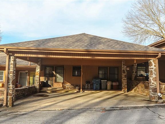 2nd image of 4 Bentley Ln