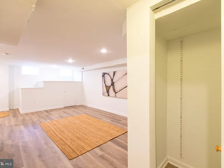 1921 Poplar St #1 — Photo 14
