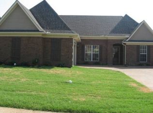 1937 Manor Place Dr, Hernando, MS 38632