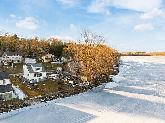 2nd image of 109 Luckys Landing Road