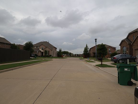 4th image of 1410 Sparrow Dr