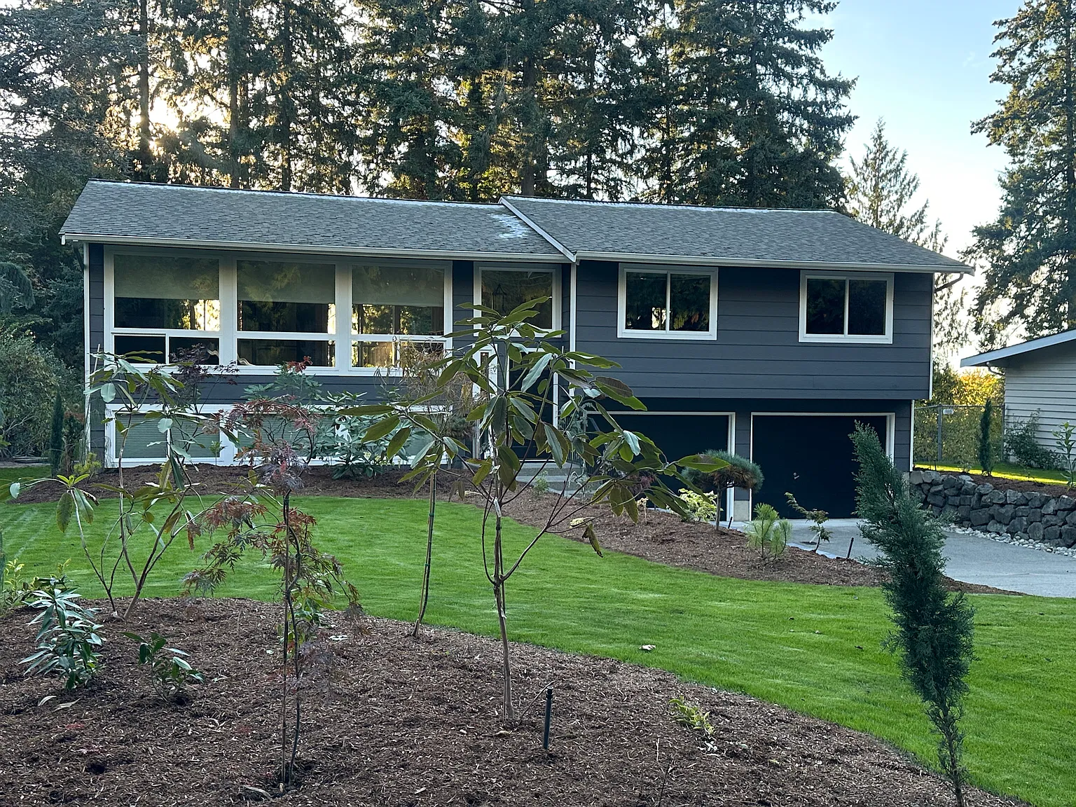 3 bed, 1420 sqft, $4,750 — Photo 2