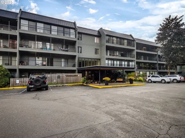 45 Eagle Crest Dr APT 206, Lake Oswego, OR 97035