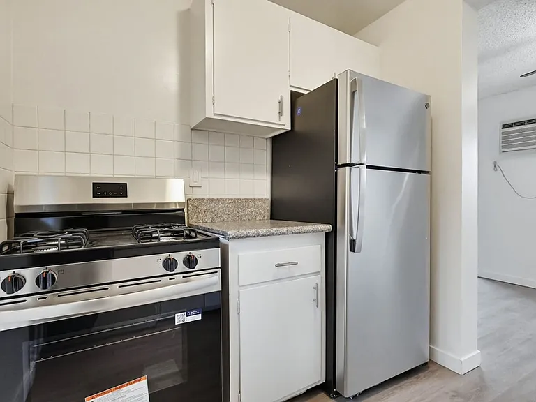 660S Garfiled — Photo 34