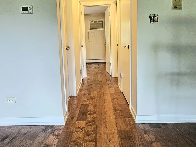 821 S Dwyer Ave #B — Photo 11