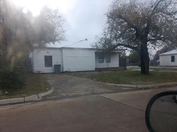 2nd image of 2527 NW 17th St