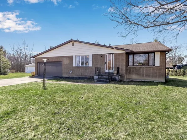 7 Barnett Dr, Buffalo, NY 14224