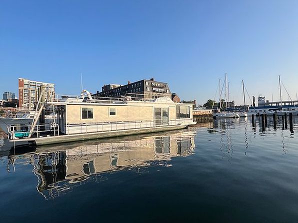 54 Lewis Wharf #22