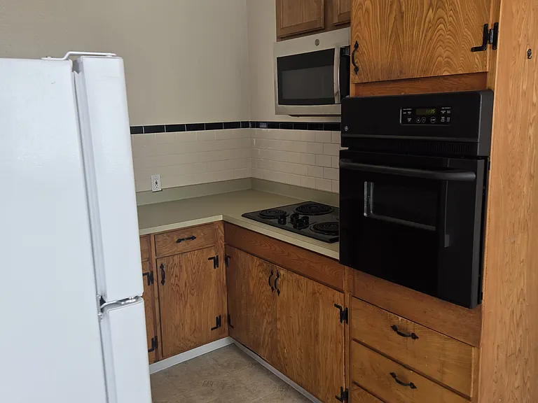15 Corwin St — Photo 5