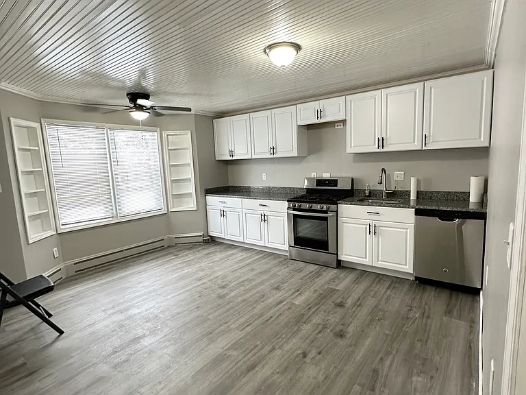 22800 Cottage Dr — Photo 8