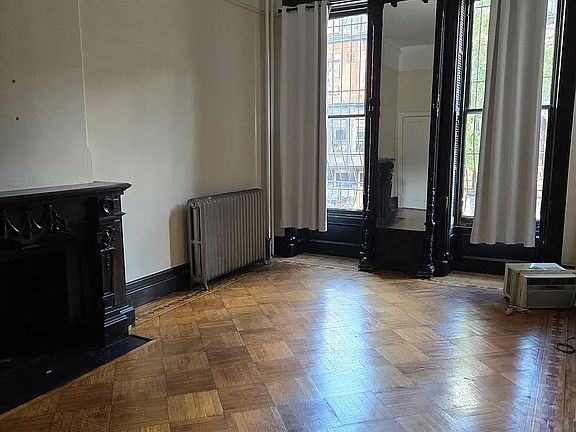4th image of 30 7th Ave APT 2
