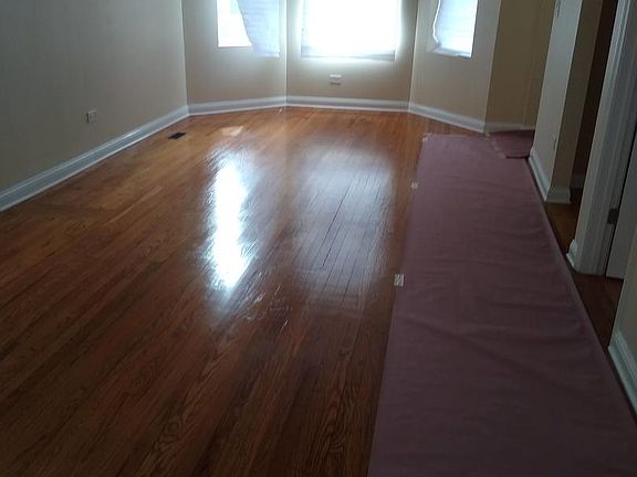 3rd image of 6619 S Oakley Ave