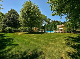 5792 Finch Ln, Greendale, WI 53129