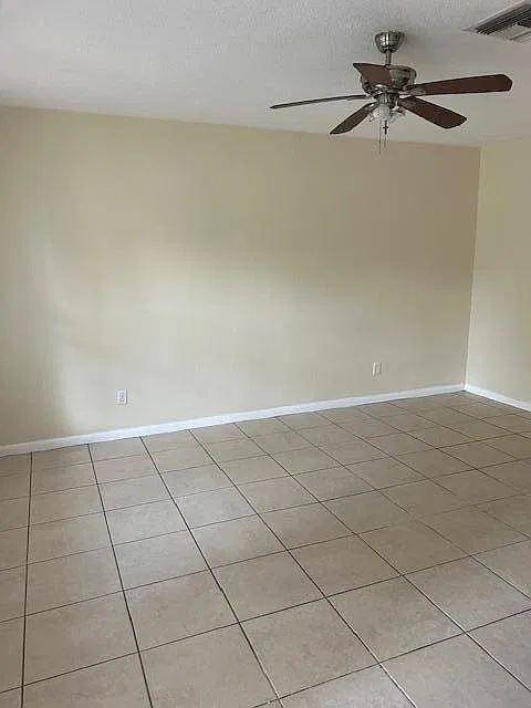 3 bed, 2.0 bath, 1806 sqft, $2,500 — Photo 4