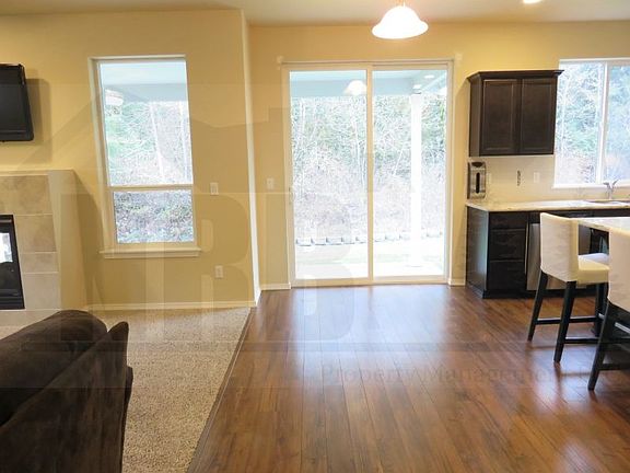 5th image of 1204 Daffodil Ave NE