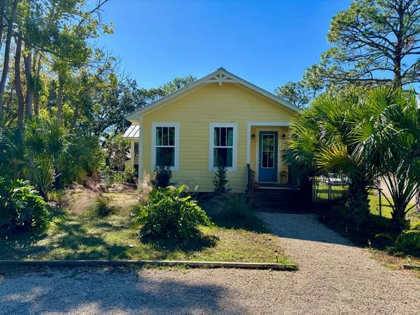 148 Willie B Speed St, Apalachicola, FL 32320