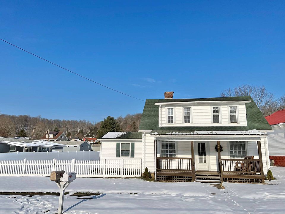 1st image of 221 Brownlow Ave