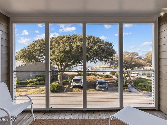 3rd image of 590 Marina Drive #D-2