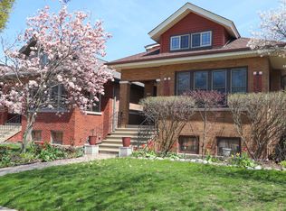 938 N Ridgeland Ave, Oak Park, IL 60302