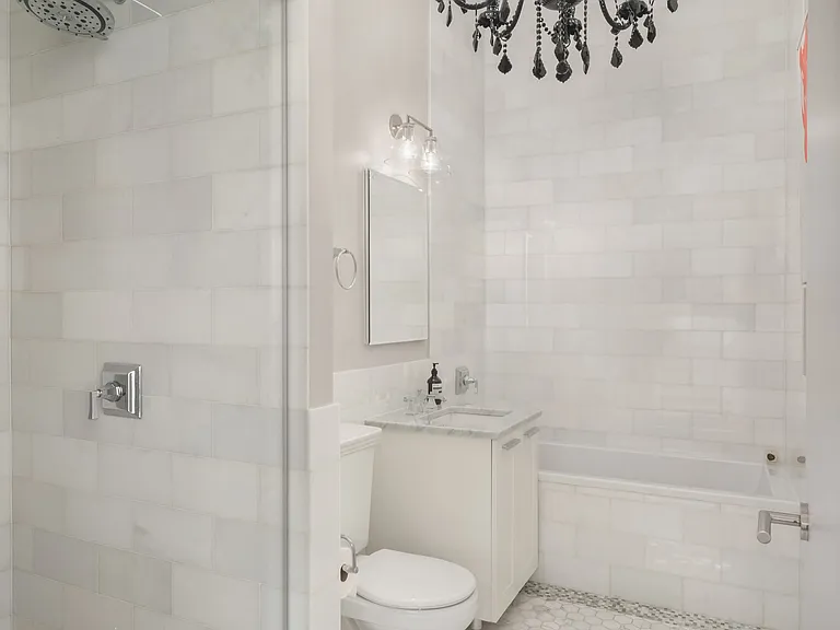 159 W 24th St #1A — Photo 5