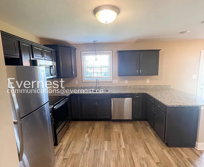 311 Dugger Dr — Photo 5