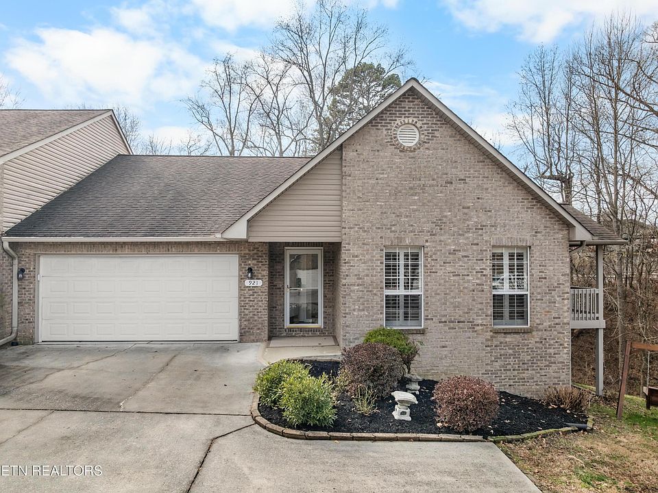 1st image of 921 Mercer Dr