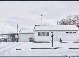 3021 Plum Dr, Cheyenne, WY 82001