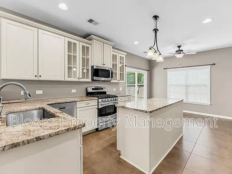 8423 Taylor Plantation Rd — Photo 10