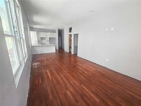 4th image of 2220 Broadway St
