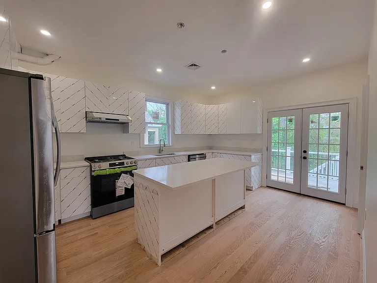 14 Chapman St #2 — Photo 11