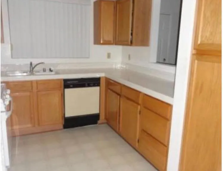 1425 Ridgecrest Ct — Photo 8
