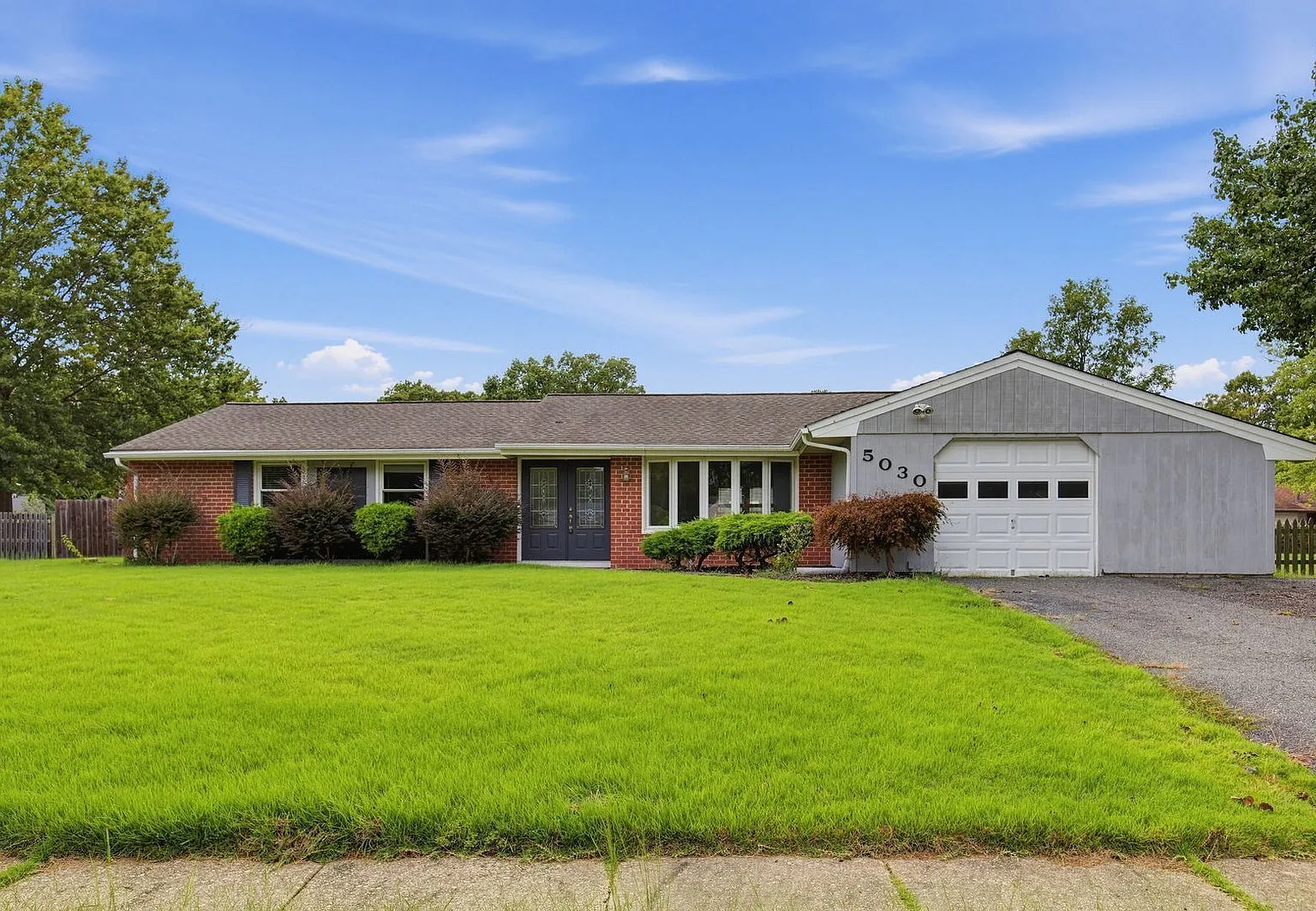 4 bed, 2.0 bath, 1822 sqft, $2,850 — Photo 1