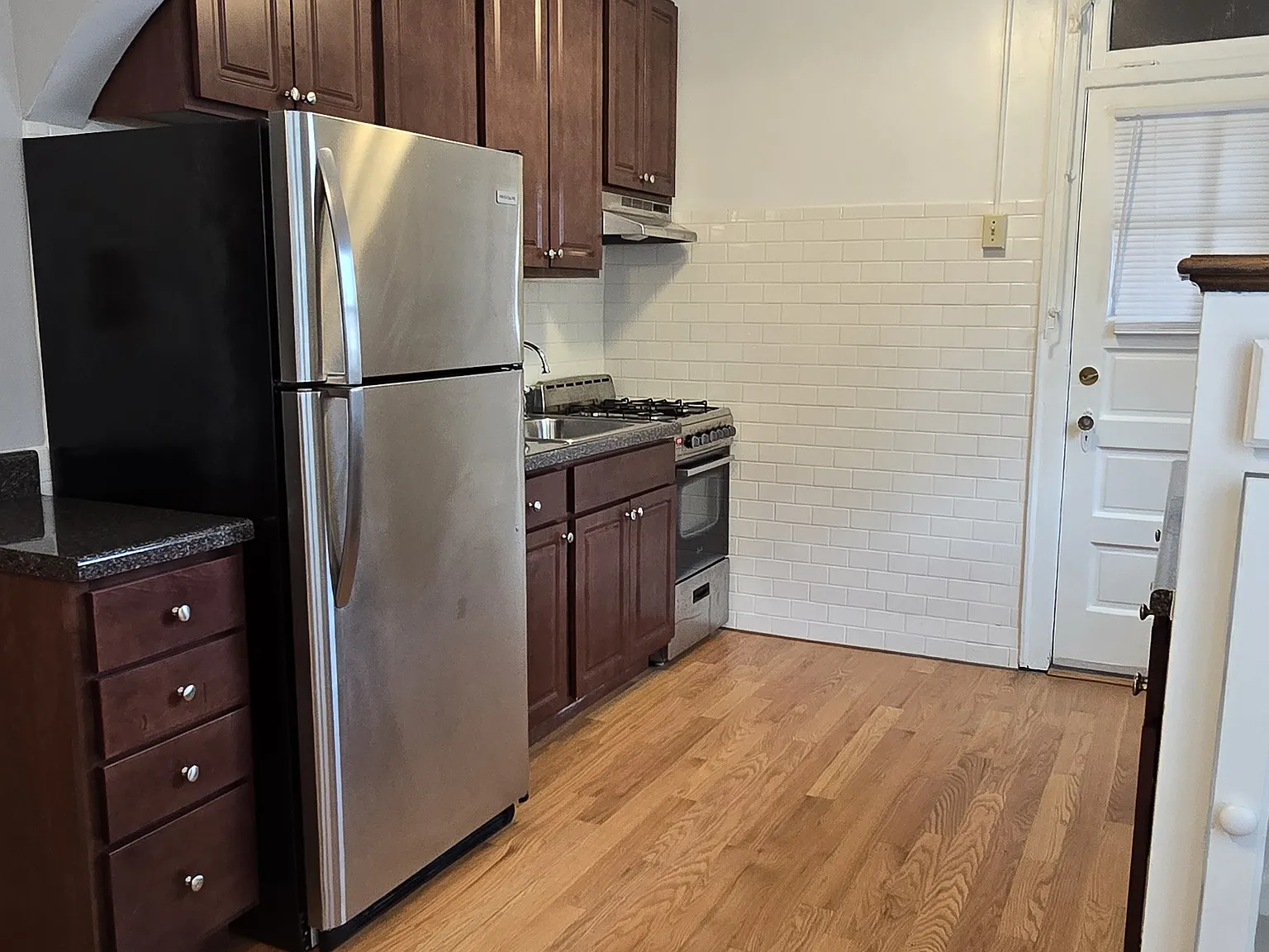 446 Des Plaines Ave — Photo 1