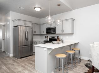 623 N Sun Peak Dr, Vineyard, UT 84058