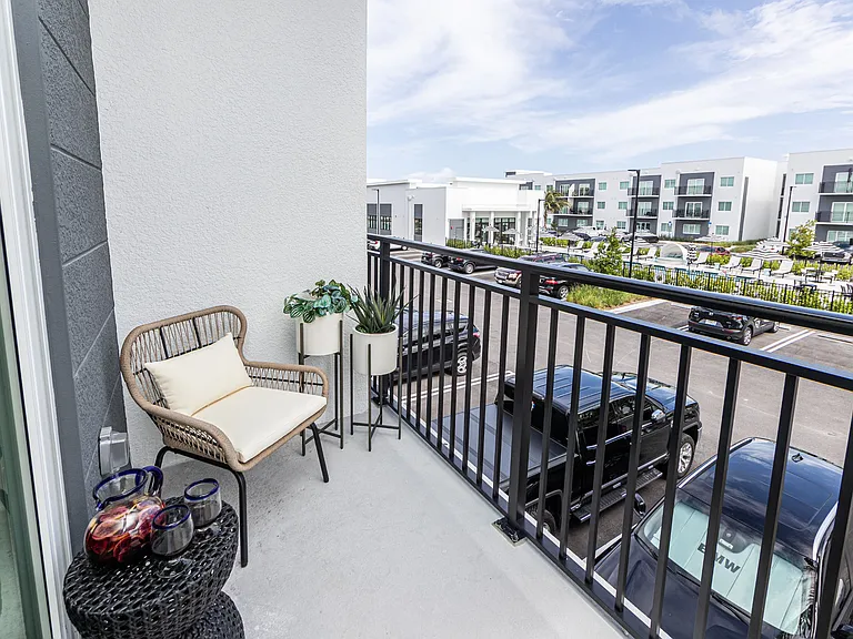 The MID Apartment Residences — Photo 11