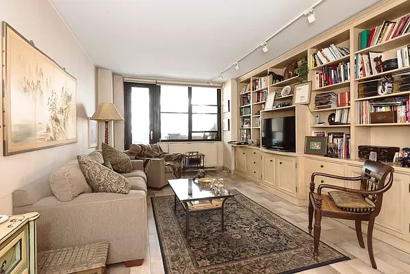 1st image of 301 E 87th St APT 4F