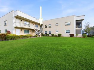 95 Burgundy Dr #B, Delray Beach, FL 33484