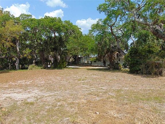 2nd image of 4064 Pelican Shores Cir E