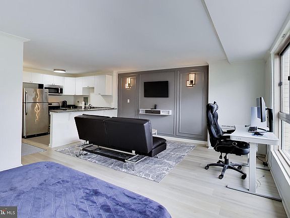 2nd image of 922 24th St NW APT 713