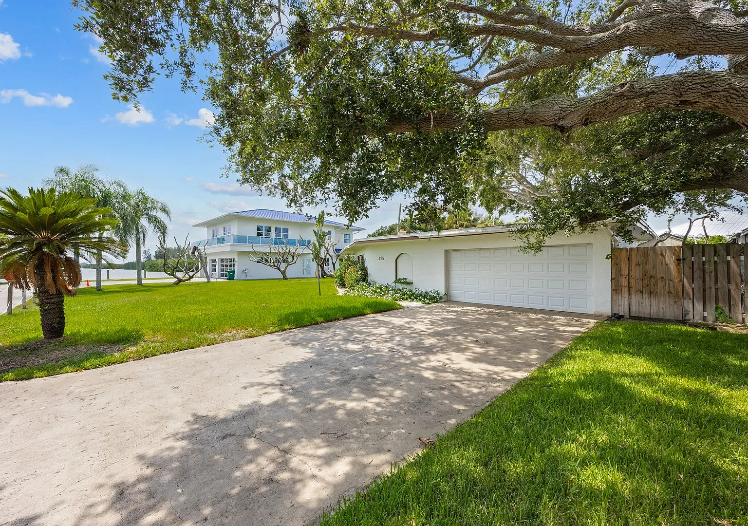 Waterfront Home — Photo 2